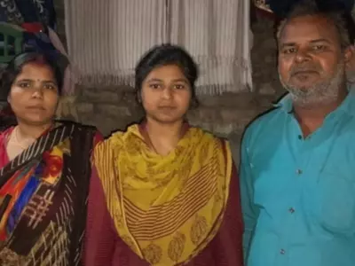 E-Rickshaw Driver's Daughter Payal Kumari Tops Bihar Board