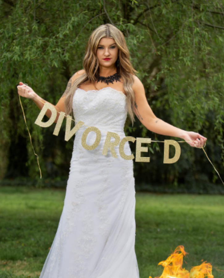 Woman Celebrates Divorce With Photoshoot