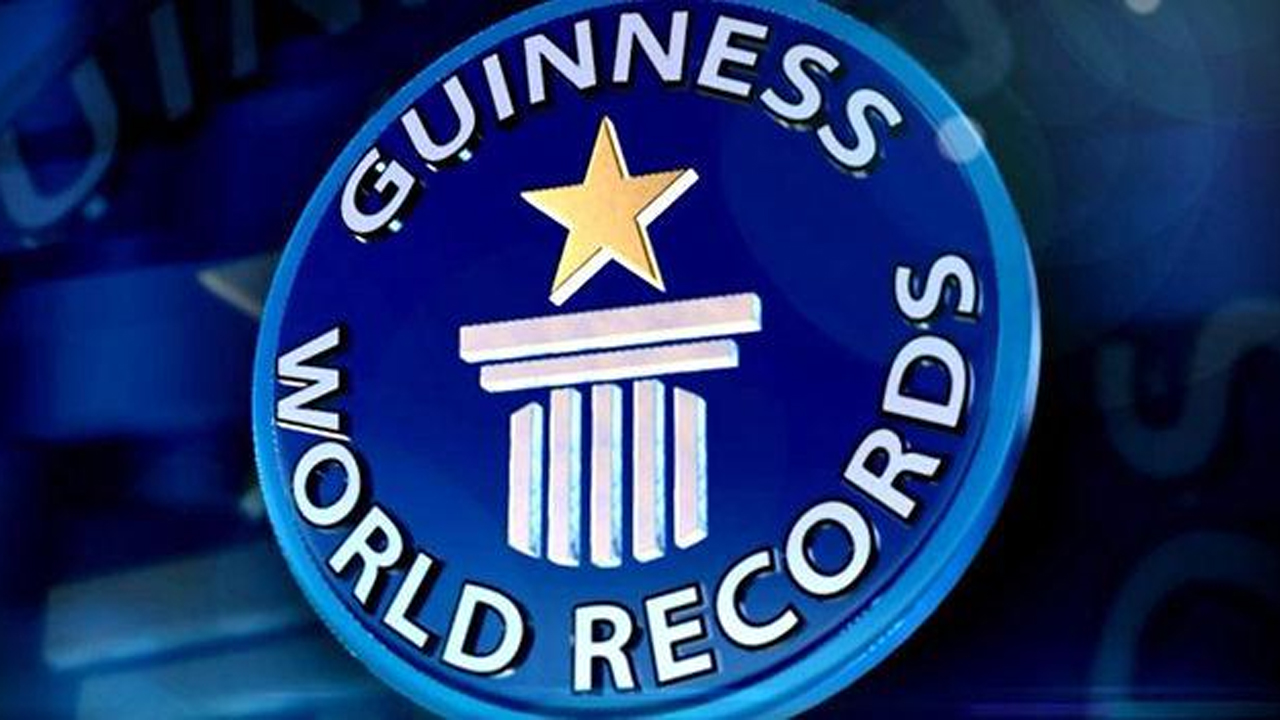 A RealLife 'Superhero'! Egyptian Man Breaks World Record With 7Mile Swim In Handcuffs