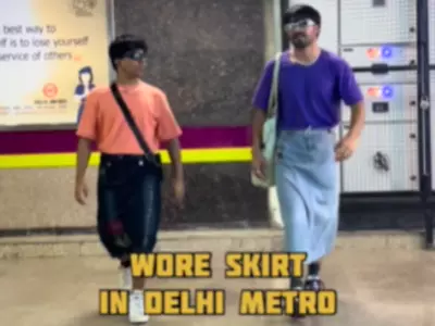 Men Wear Skirts In Delhi Metro