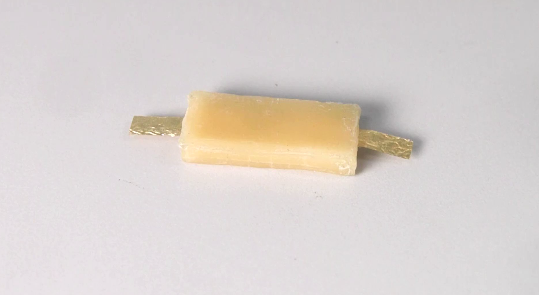 Scientists develop fully rechargeable edible a battery 