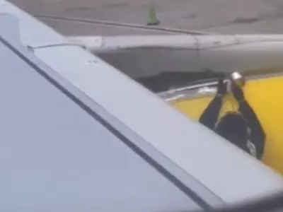 Tape On Plane Wing Viral Video