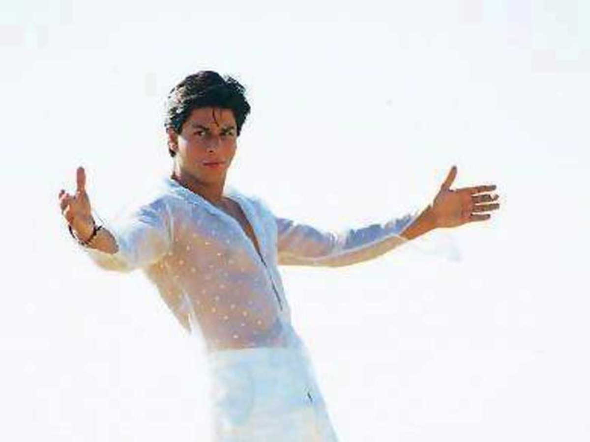 Did SRK Dance With 1,000 Dancers? - Rediff.com