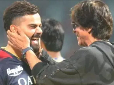 SRK Showers Love On Virat Kohli, Hugs & Teaches Him Jhoome Jo Pathaan Hook Step In viral video 