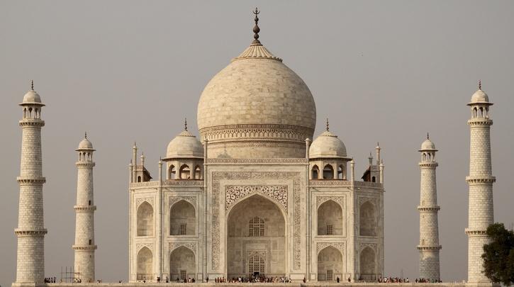 Artist Uses AI To Visualise Taj Mahal's Construction