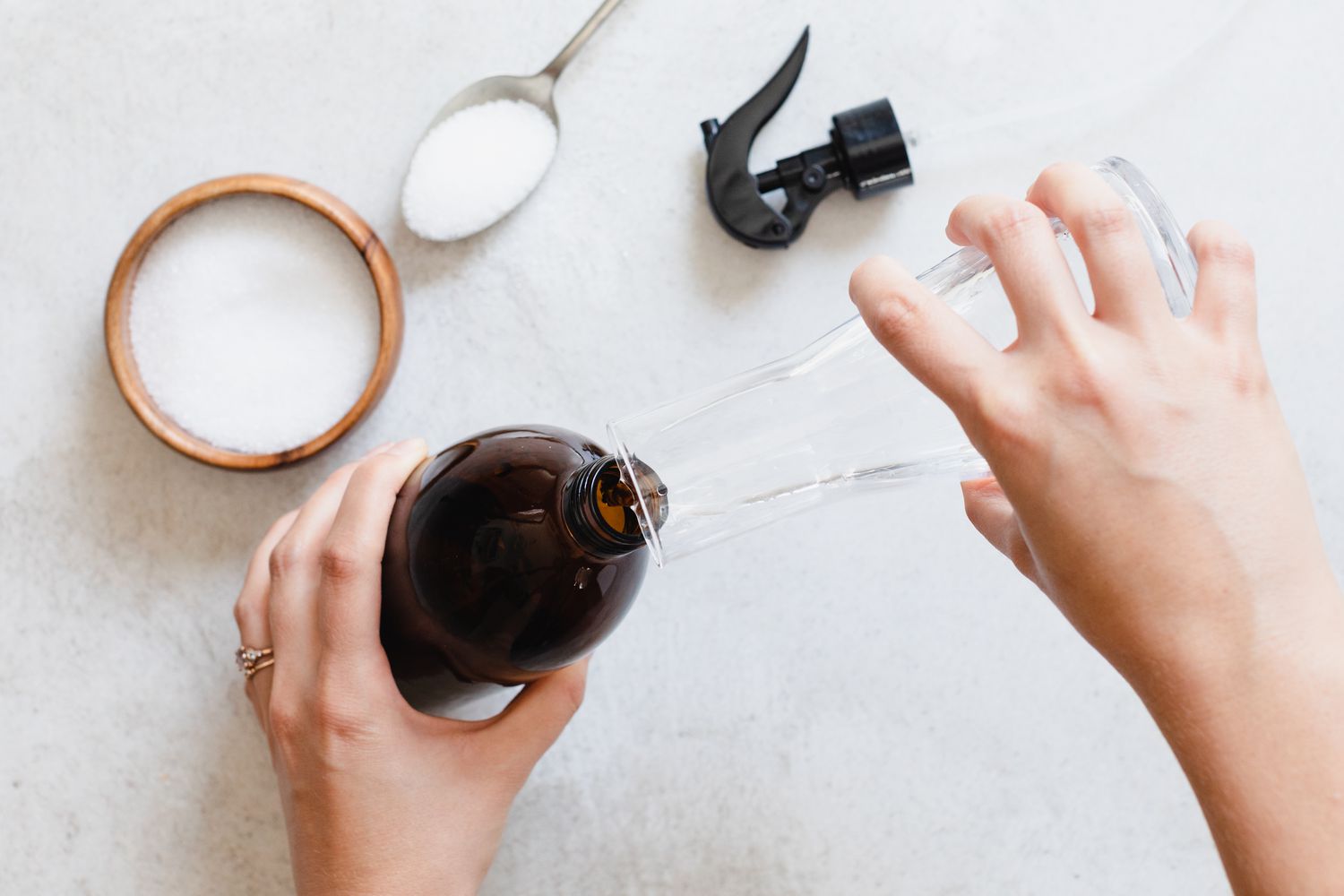 how to remove rust from gardening tools