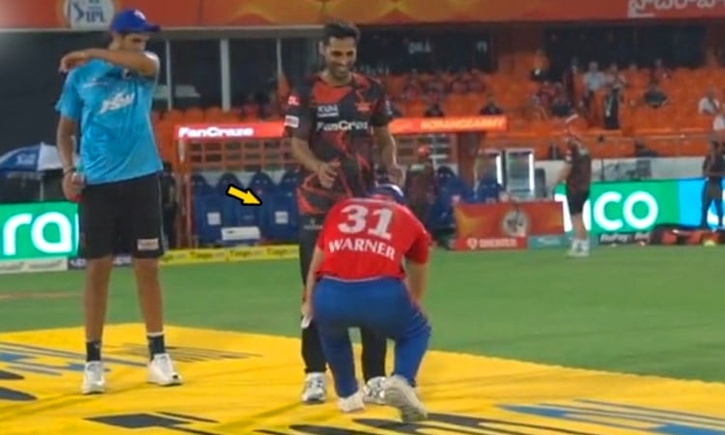 david warner bhuvneshwar kumar feet