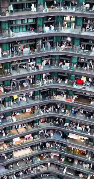  World Most Populated Building