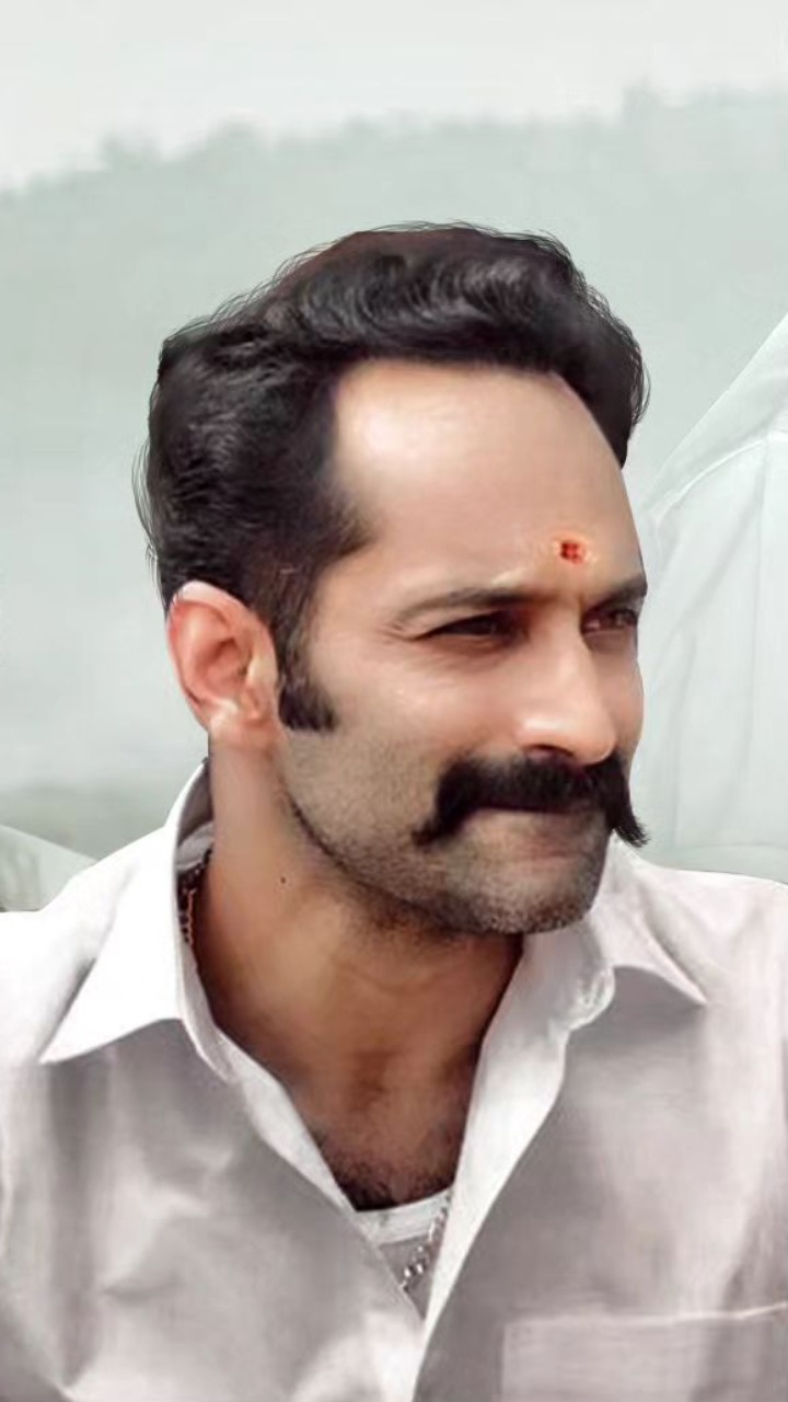 Fahadh Faasil Updates His FB Profile Photo After His Maamannan ...