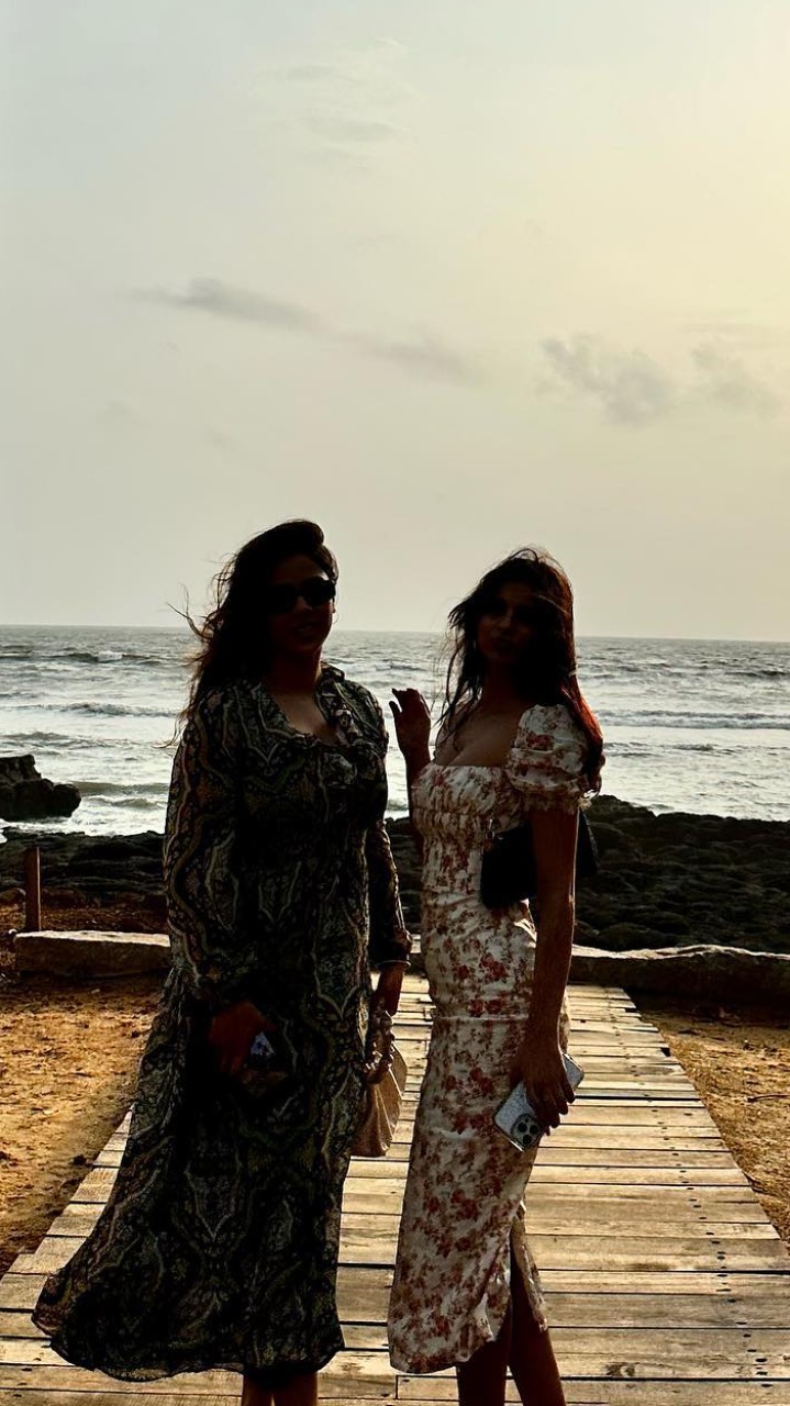 Suhana Khan shares Goa pics with girl gang, her caption has Ananya's  attention - India Today