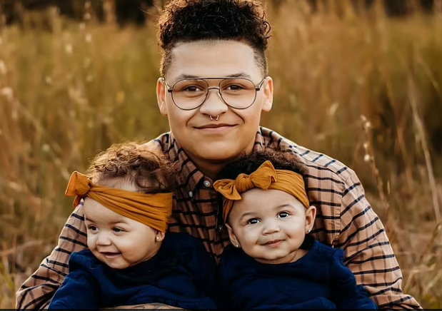 A 22-year-old Trans Man Gives Birth To Twins After Six Artificial Inseminations