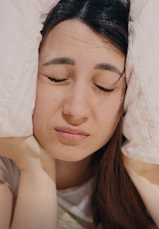 An Expert Reveals A 4-7-8 Breathing Method That Helps You Fall Asleep Within 60 Seconds