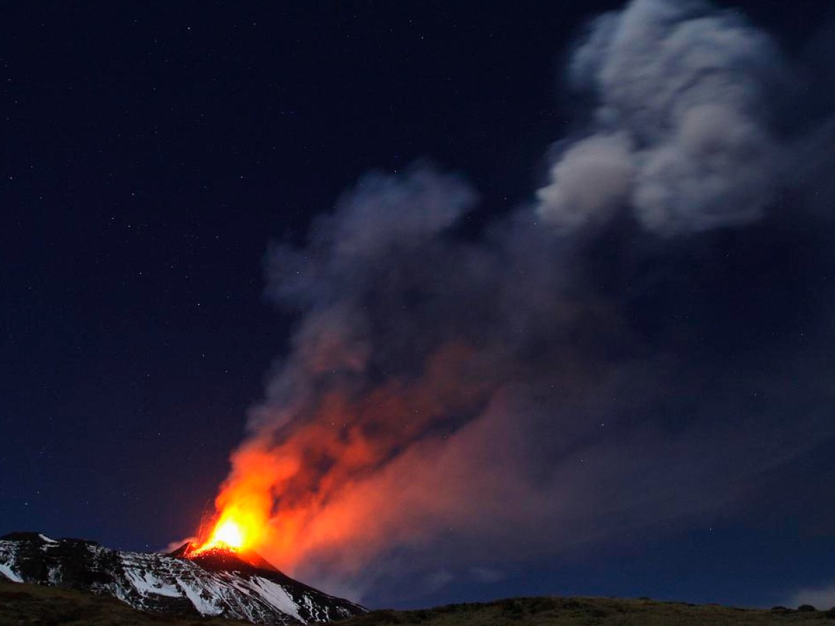 A Volcanic Eruption Shutters Catania s Airport In Sicily