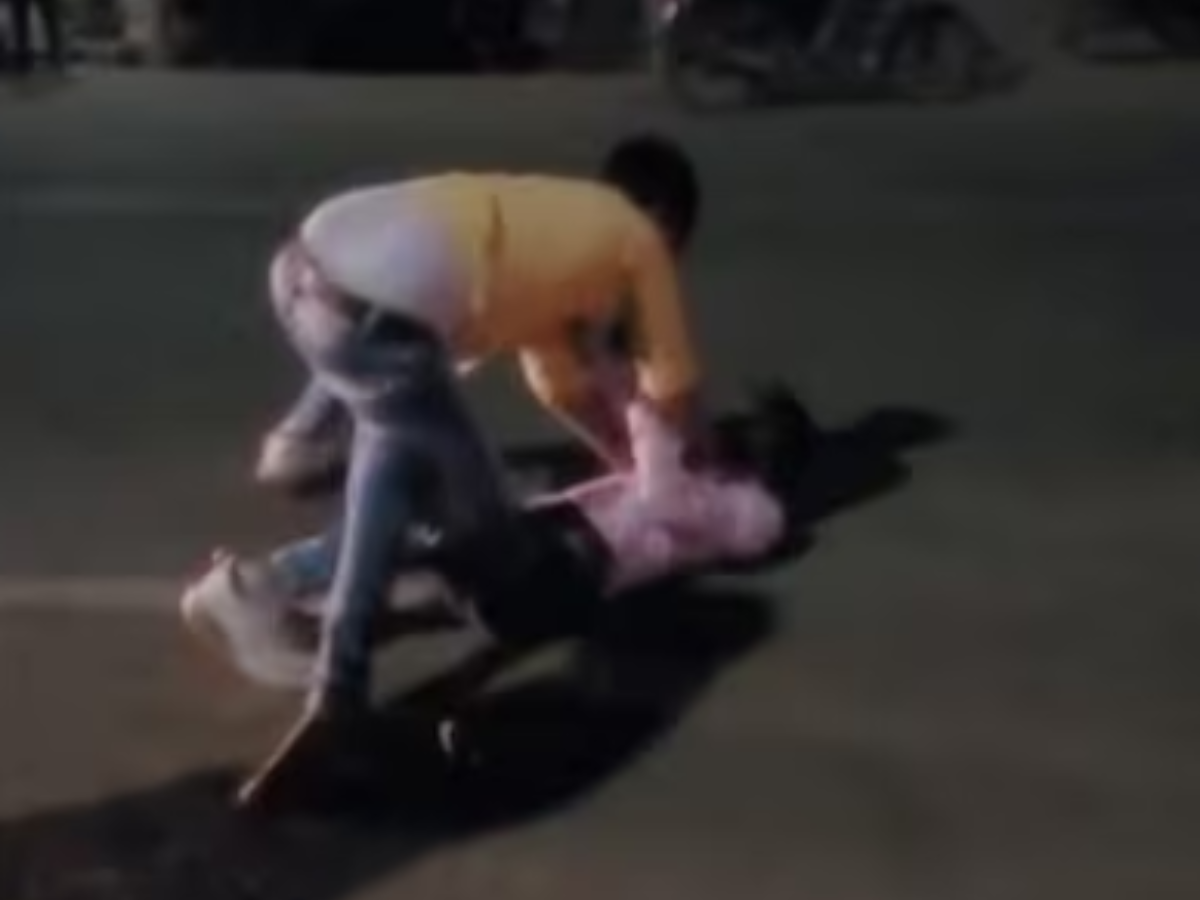Viral Video Captures Man Attacking Golgappa Vendor
