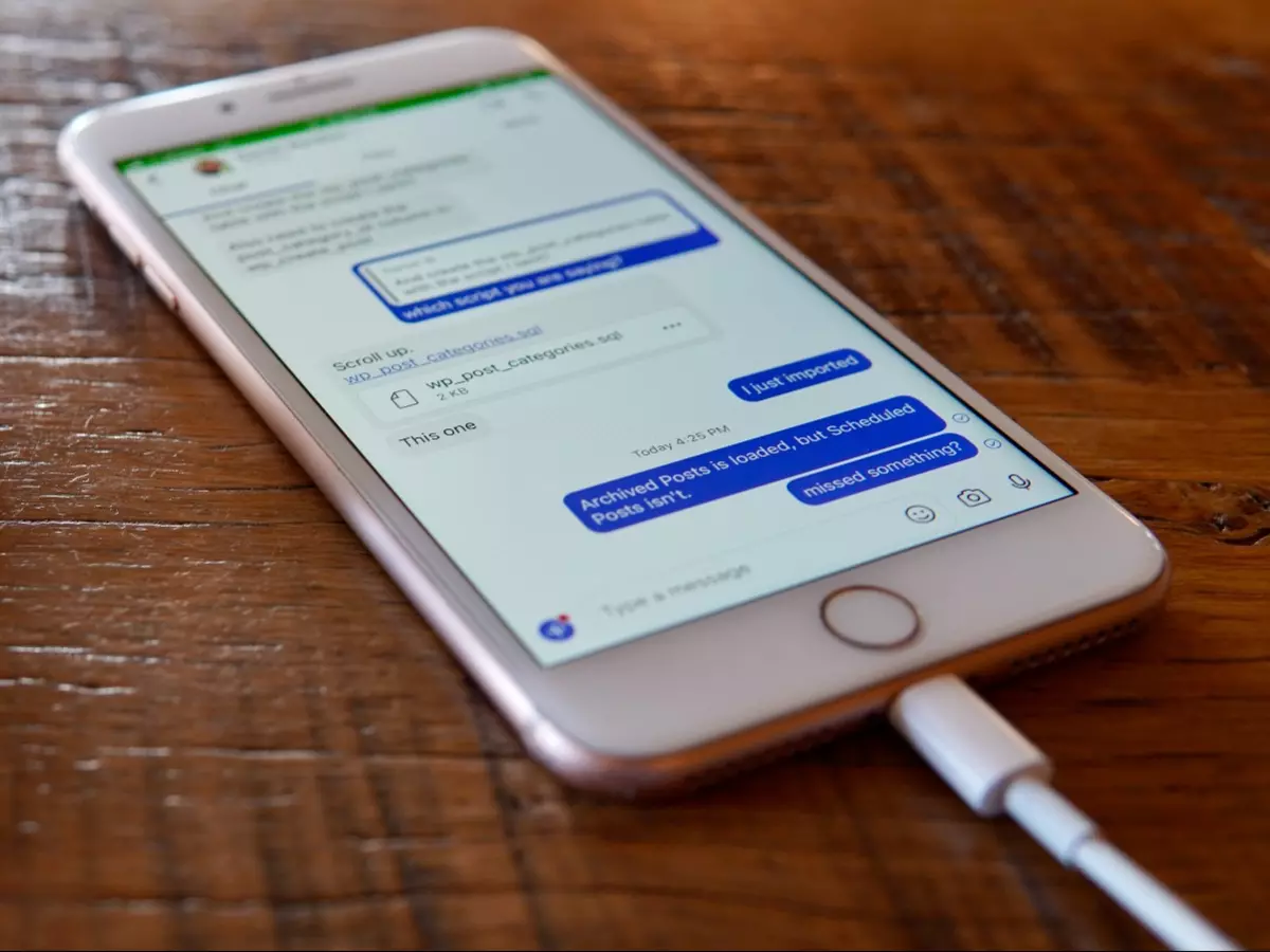 Tried iPhone's Built-In Translator App Yet? Here's How To Use It Tried iPhone's Built-In Translator App Yet? Here's How To Use It