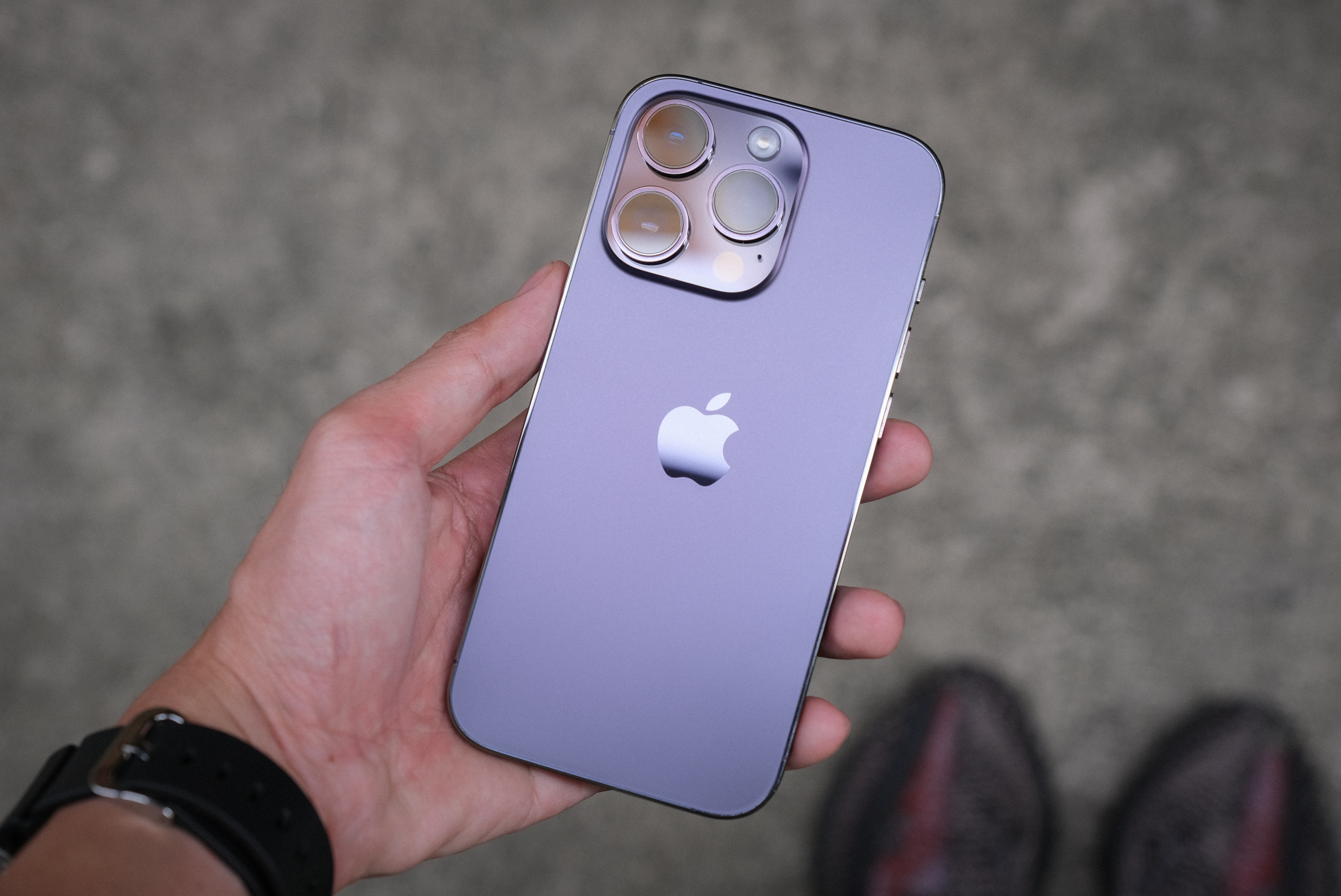 purple iphone 15 pro max