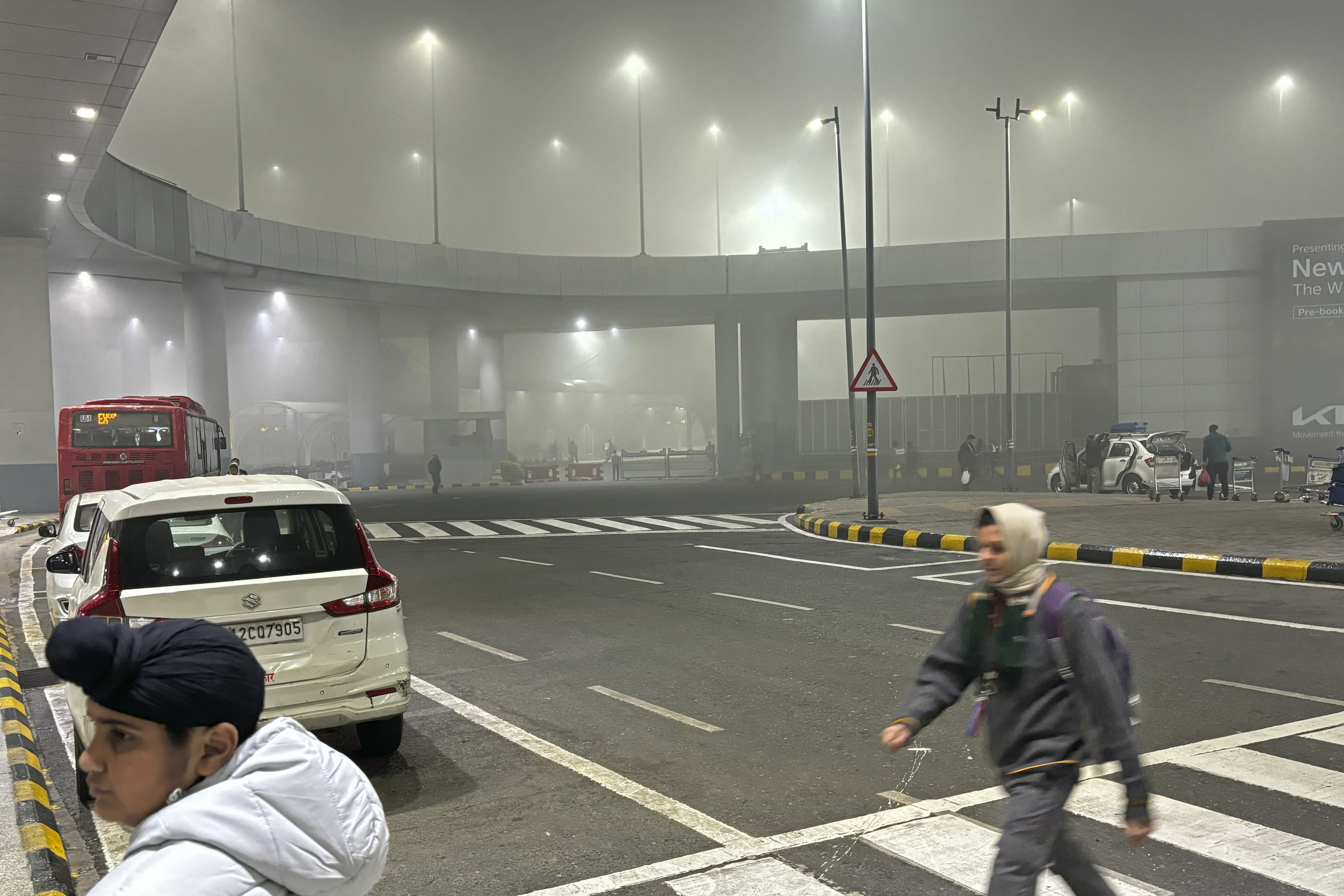 Over 30 Flights, 14 Trains Delayed As Dense Fog Engulfs Delhi, Reduce ...