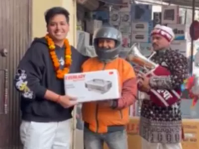 Customers Get A 'Hot' Surprise For New Year's From Swiggy Instamart