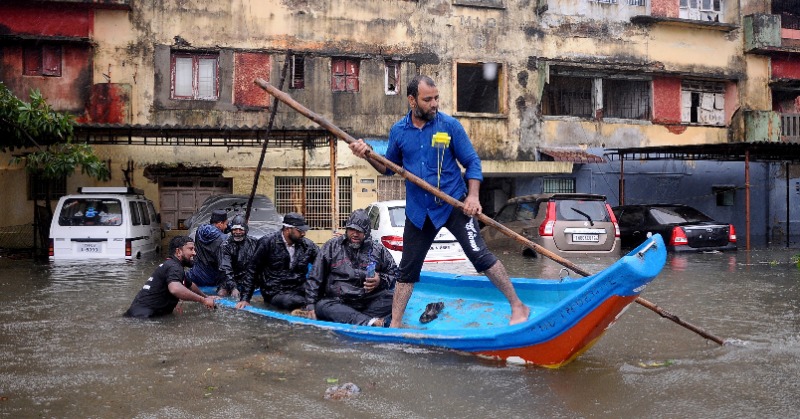 Andhra Pradesh, Tamil Nadu Coasts Battered By Heavy Rains As Cyclone ...