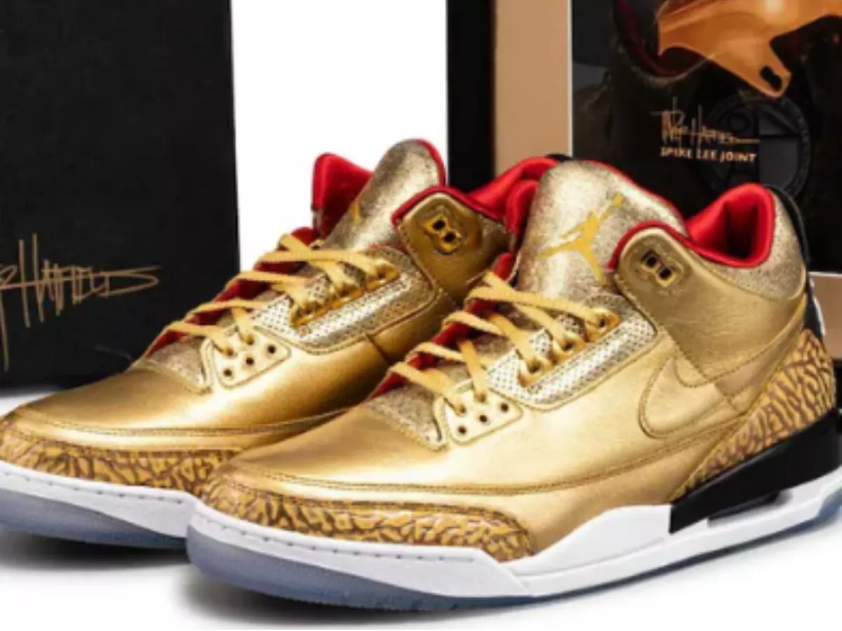 Spike lee gold jordan 3 sales