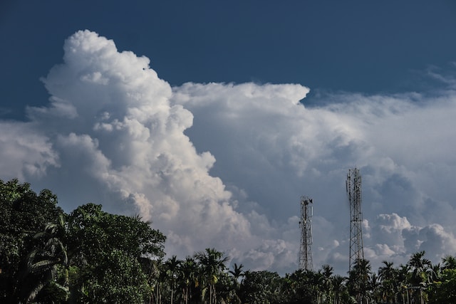 Thieves steal 50 meter high mobile tower