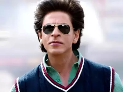 From Trolling A Troll To Adorable Responses, Shah Rukh's Latest #AskSRK Session Is Too Much Fun