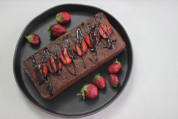 Ragi Dark Chocolate Christmas Cake / istock