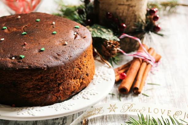 Plum Christmas Cake/istock 