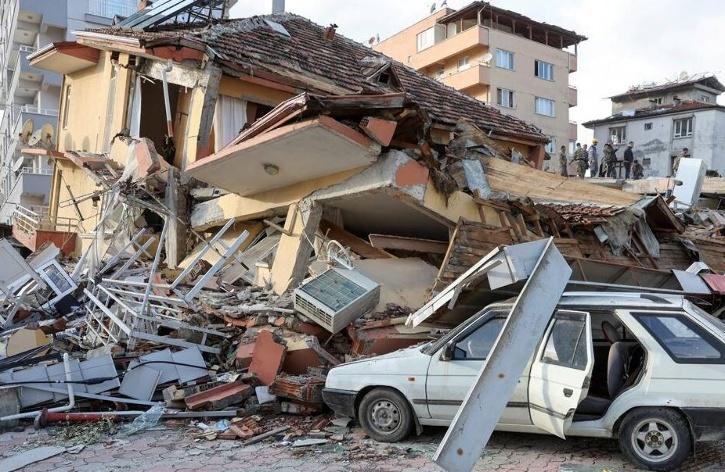 Turkey Earthquake: Cristiano Ronaldo Donates Signed Jersey For Auction -  News18