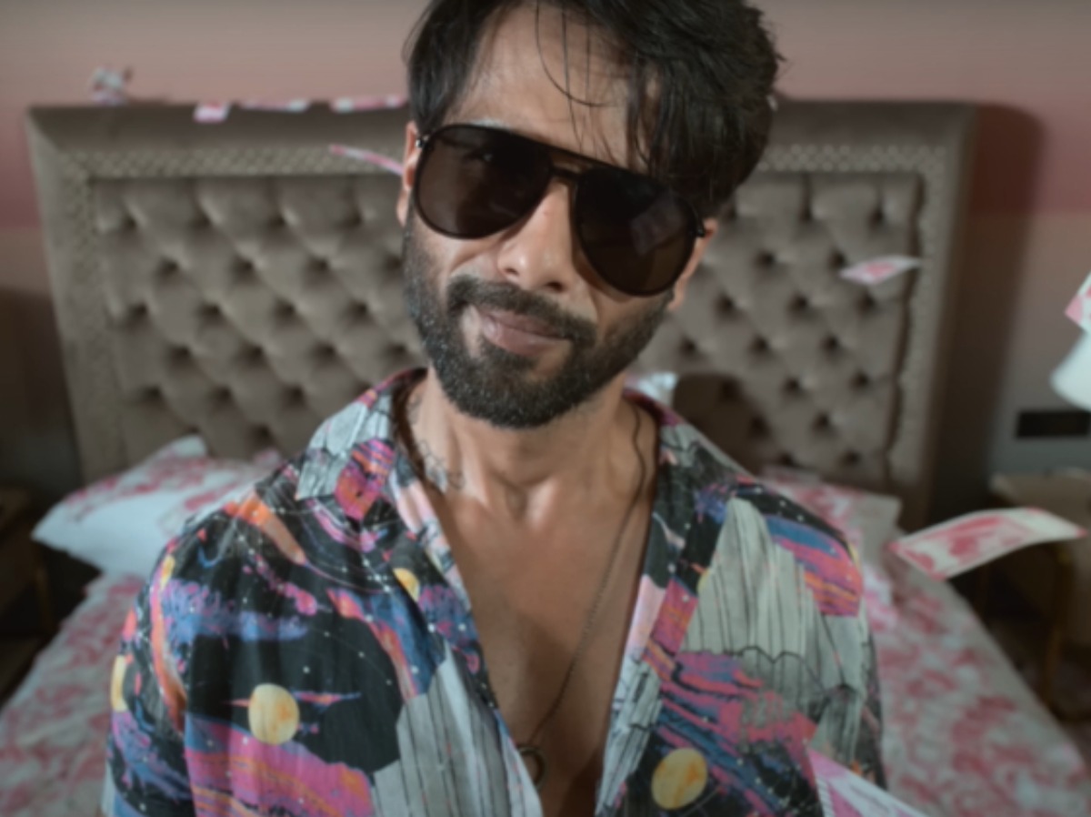 Attractive Shahid Kapoor Age, Height, Bio, Net Worth in 2024