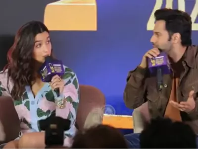 Alia Reminds Varun Of Deepika As He Misses Her Name Among Biggest Stars Amid Pathaan's Success