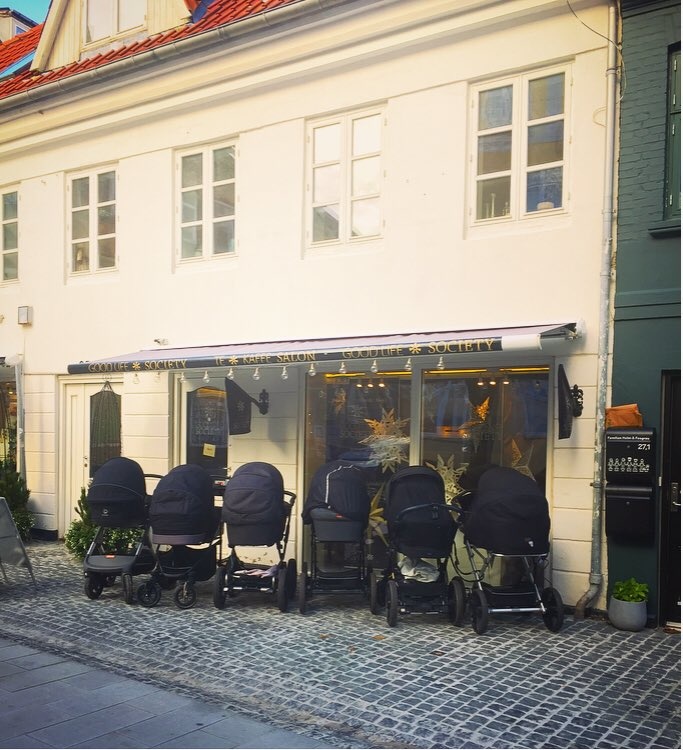 Norway Babies Are Left In Strollers During Cold Weather