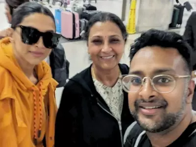 Fan Shares Deepika Padukone's Interaction With His Mom Post Post Her Economy Class Travel 