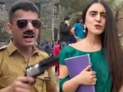 Pakistan University Celebrates Bollywood Day; Students Dress Up As Salman & SRK In Viral Video