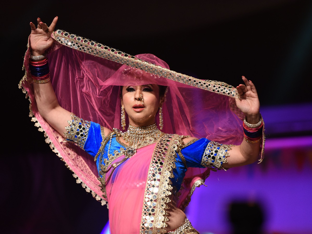Reshmachya Reghani | Lavani Dance Choreography | folk dance | Akshay Gham  Choreography - YouTube