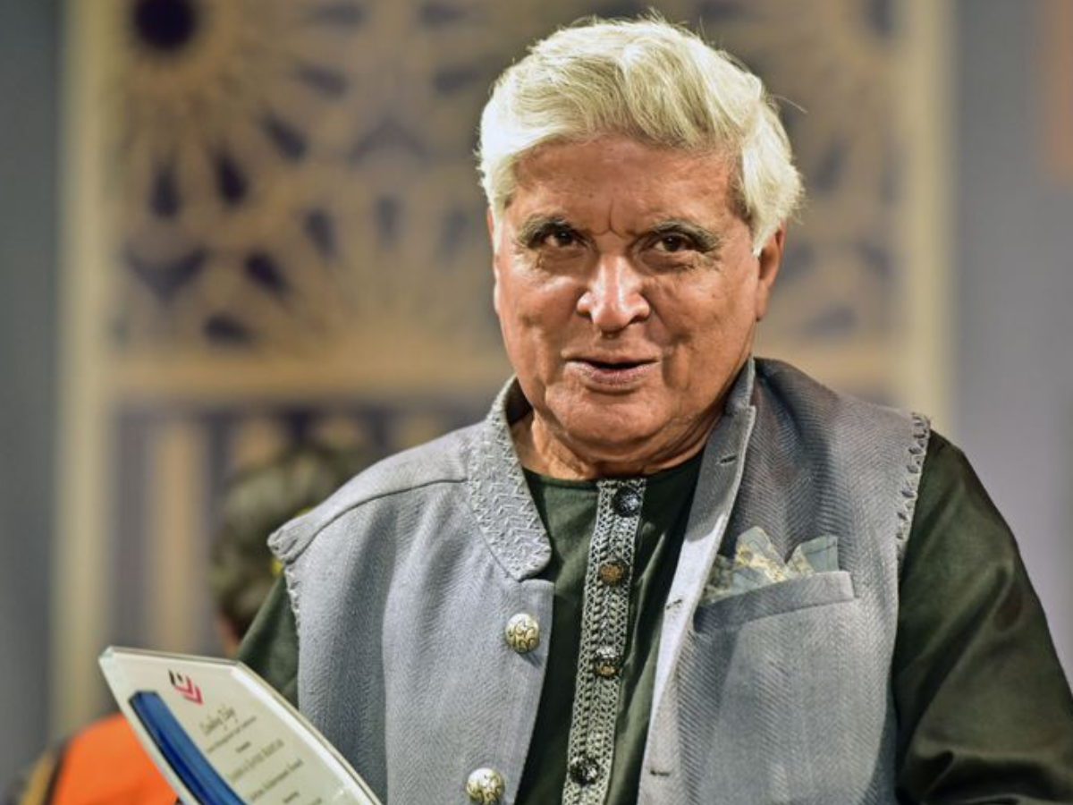 Javed Akhtar Tweets ‘Pee’ Fueling Hilarious Reactions Online