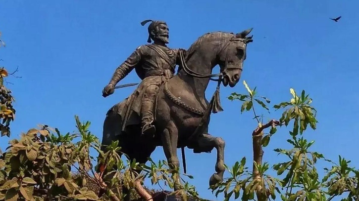 missing statue of chhatrapati shivaji maharaj