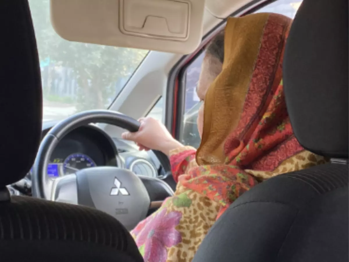 Woman Takes A Cab With A Female Driver In Pakistan