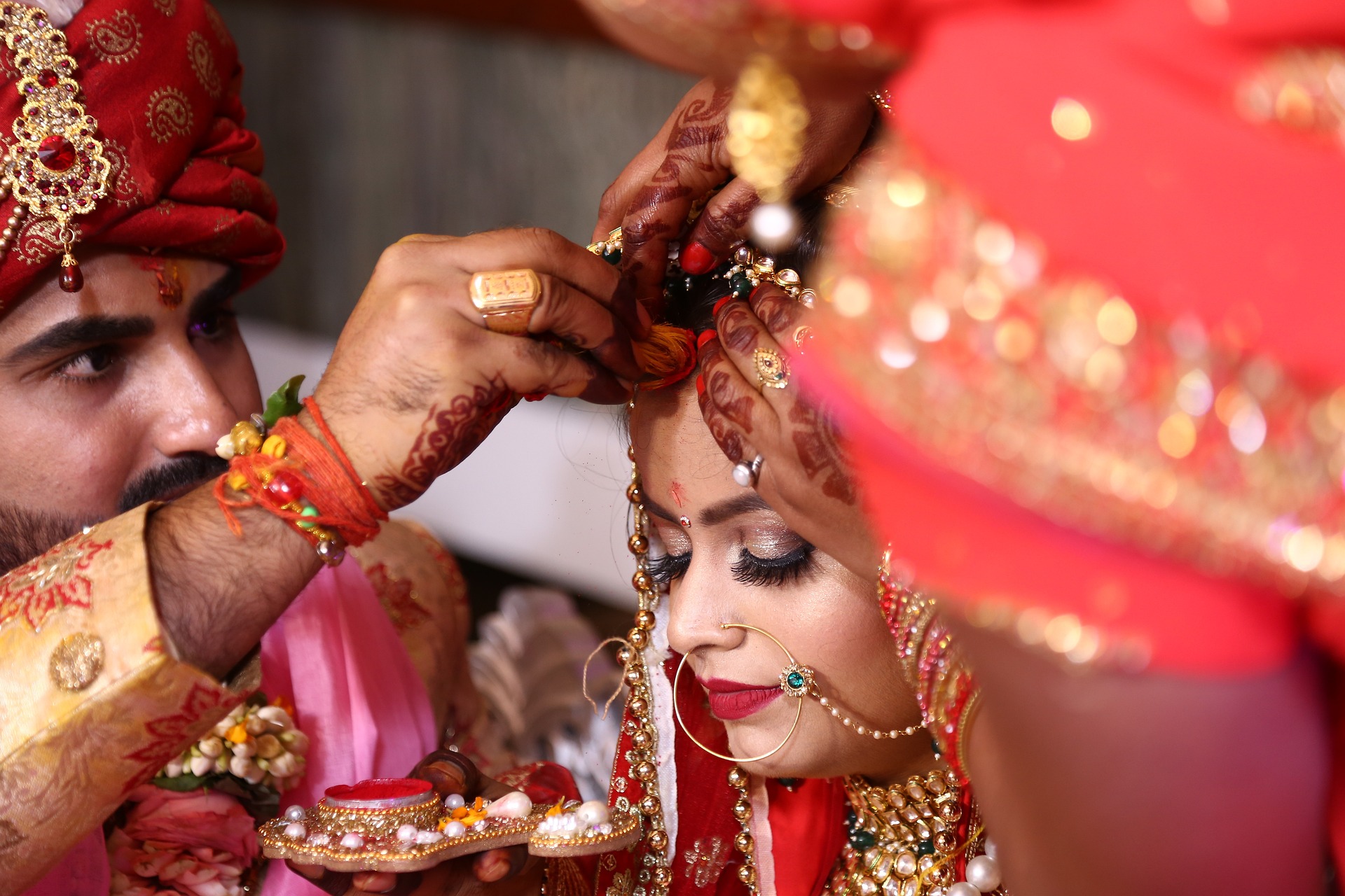 40 Simple & Easy Mehendi Designs for Brides