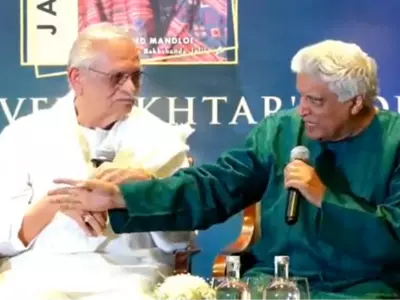 Gulzar Reciting Poetry For Javed Akhtar In Viral Video Is Winning Hearts On Social Media 
