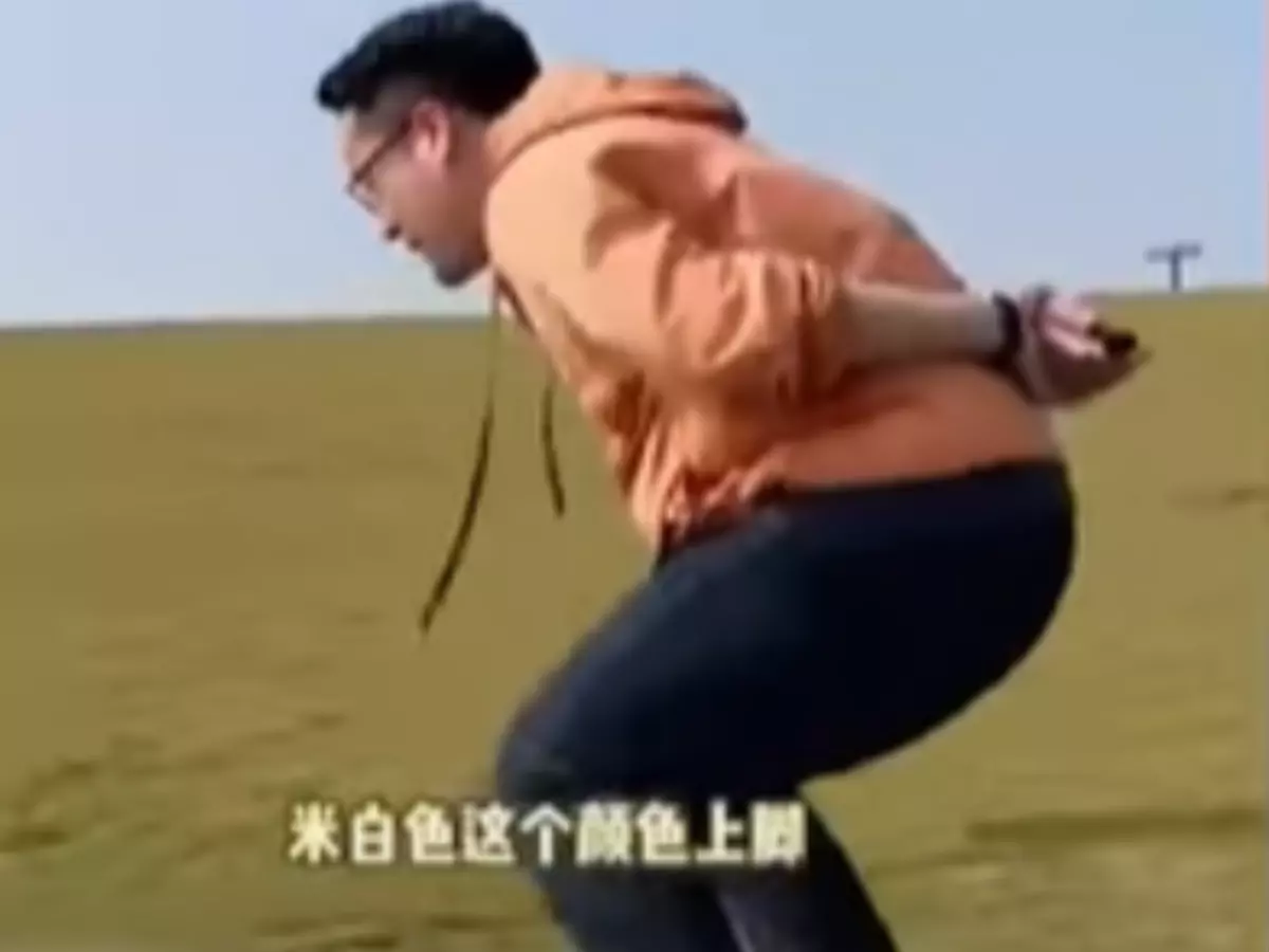 Chinese Man Models Women's Heels In Viral Video