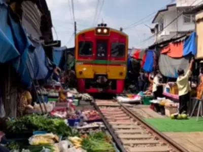 Market On Train Tracks Thailand Viral Video