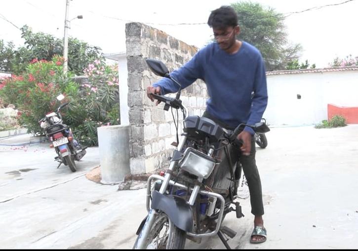 Telangana man transforms old bike into electric bike 