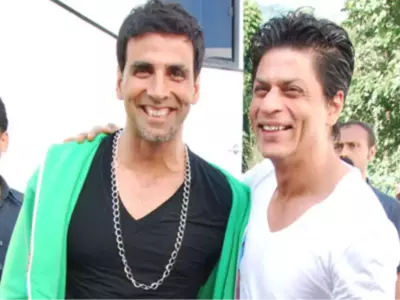 Throwback: This Picture Of SRK And Akshay Playing Cricket On Dil To Pagal Hai Sets Is Nostalgic