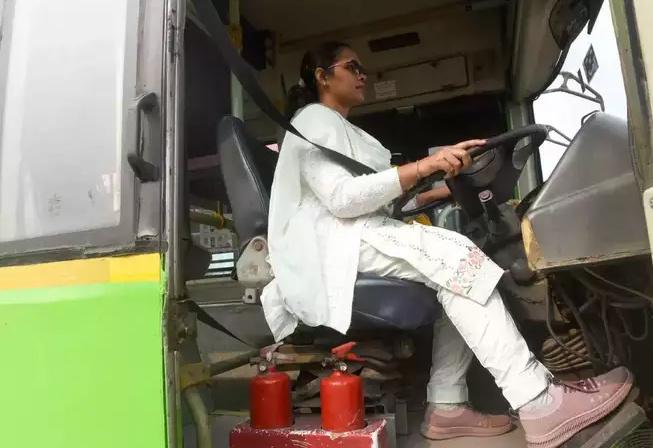 Women Bus Driver in DTC