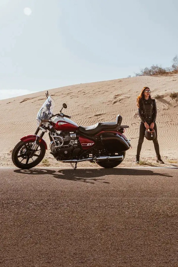 Royal Enfield Super Meteor 650 Finally Launched - Price, Features, Colours And More