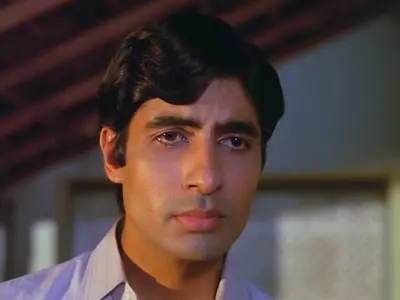 when hrishikesh mukherjee scolded amitabh bachchan on the sets of anand for wearing lipstick 