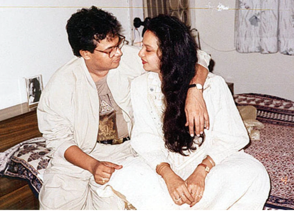 Rekha's Relationship With Manager Farzana Is Beyond Professional