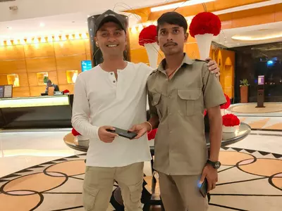 How A Delhi Cab Driver Returned A Man's Lost Phone In A Hotel