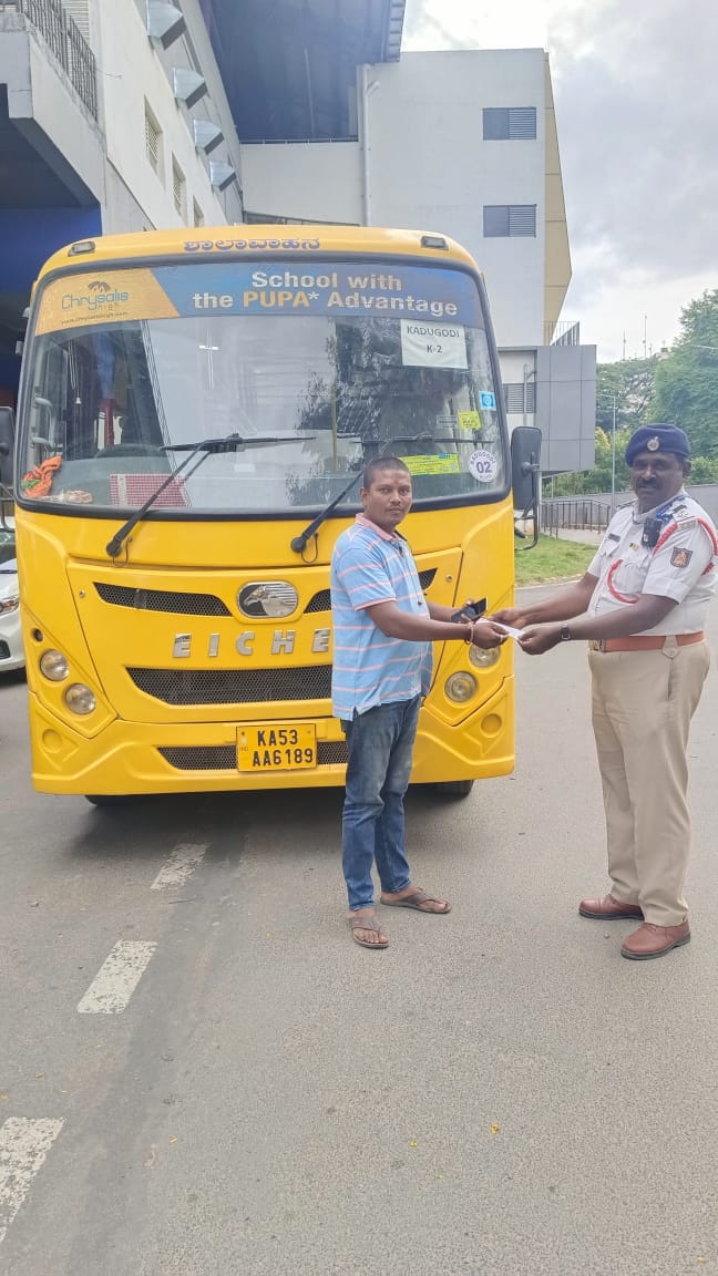 Laughter breaks out as Bengaluru bus driver poses with Road Challans